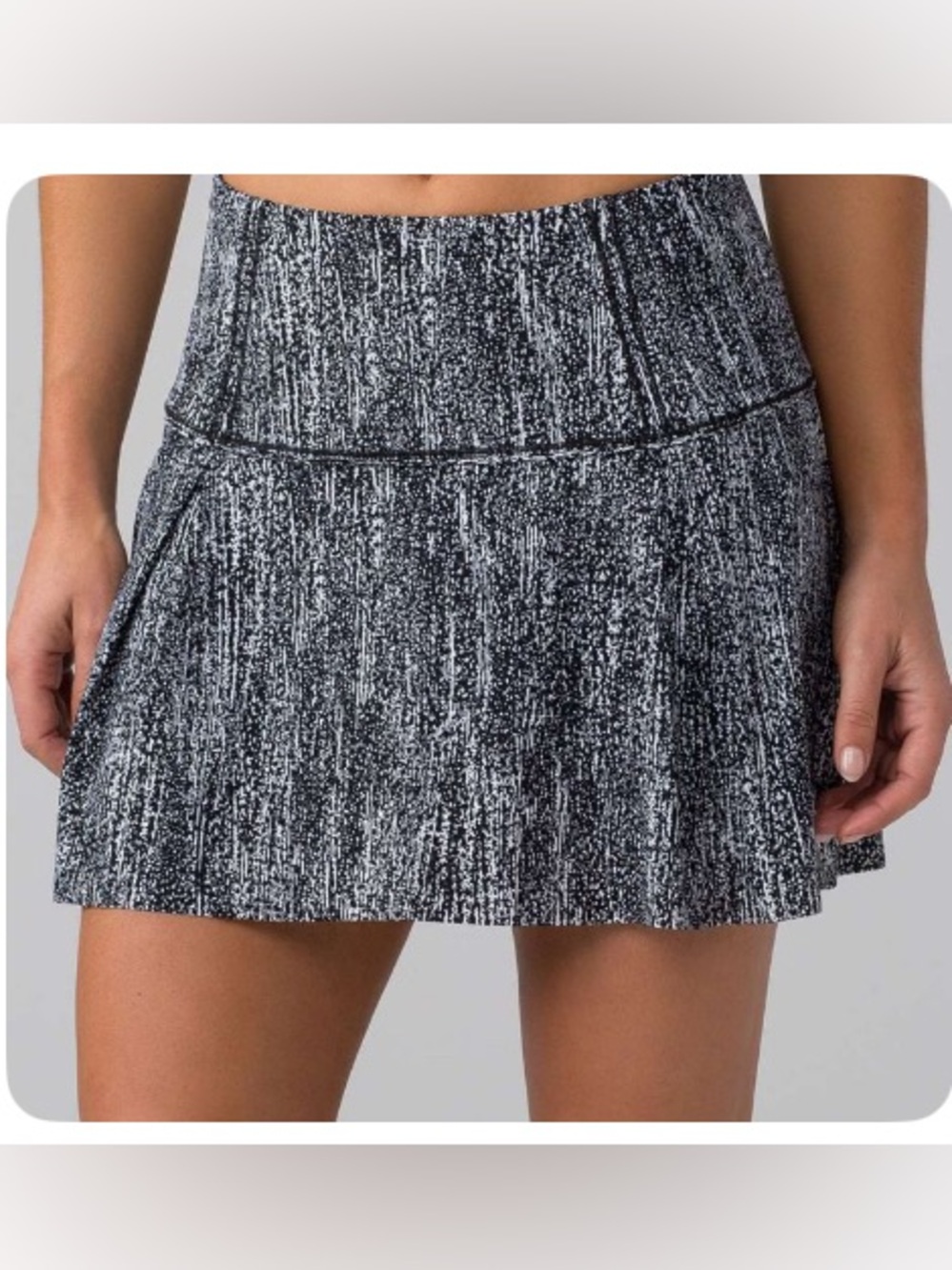 Lululemon Lost in Pace Black & White Skirt, 8, Tall, 15”